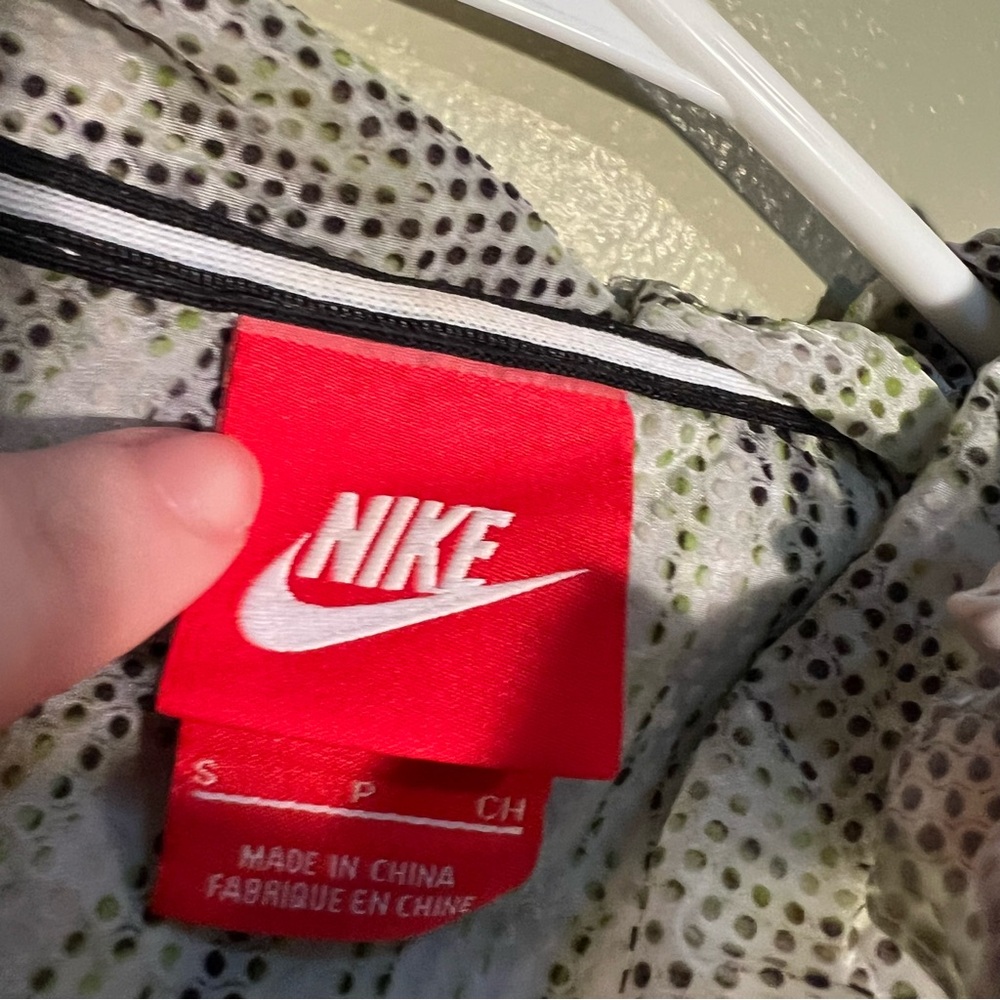 Nike Tech Hyperfuse Windrunner Jacket Green S - image 12